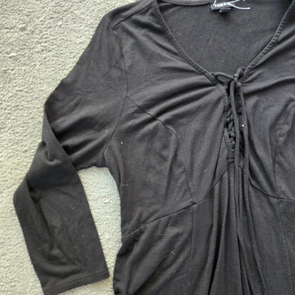 Black Torrid Long Sleeve Dress Size 1 Midi Length Lace Up Front - Picture 4 of 12